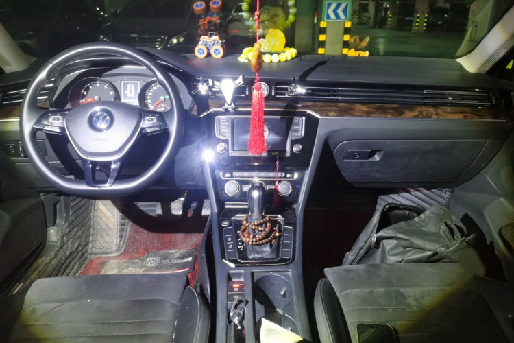 大众 迈腾 2017款 330TSI DSG 豪华型中控内饰7002