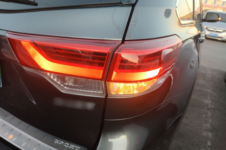 丰田 汉兰达 2018款  2.0T 两驱豪华版 7座 国VI车身外观9