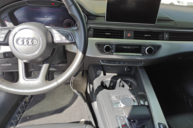 奥迪A4L 2019款 40 TFSI 时尚型 国V中控内饰7002