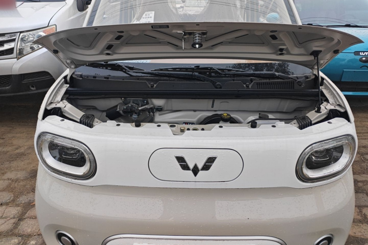 五菱汽车 宏光MINIEV 2024款 第三代 215km 青春版机舱底盘24