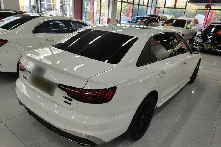 奥迪A4L 2022款 40 TFSI 时尚动感型车身外观7