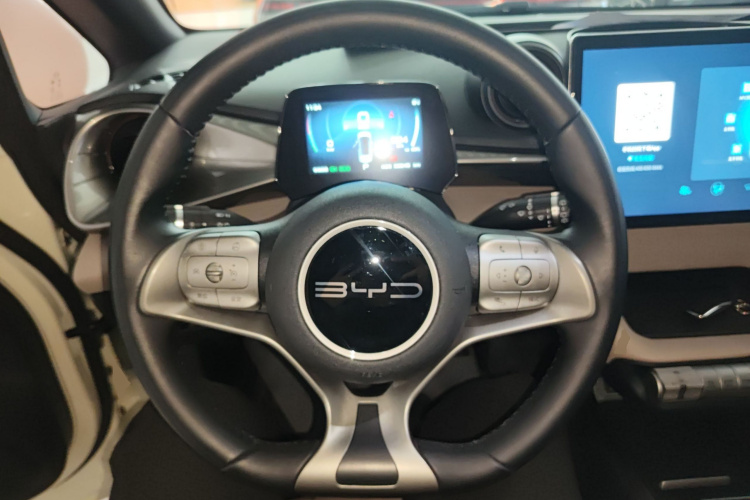 比亚迪 海豚 2023款 420km 时尚版中控内饰13