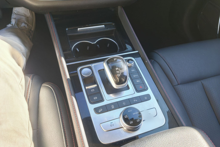 比亚迪 唐新能源 2018款 DM 2.0T 全时四驱智联创睿型 7座 国V局部细节18