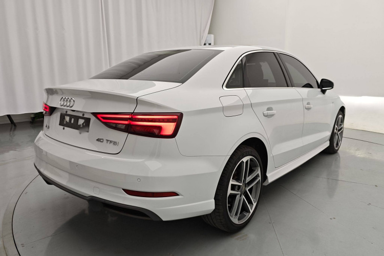 奥迪A3 2017款 Limousine 40 TFSI 运动型车身外观6004