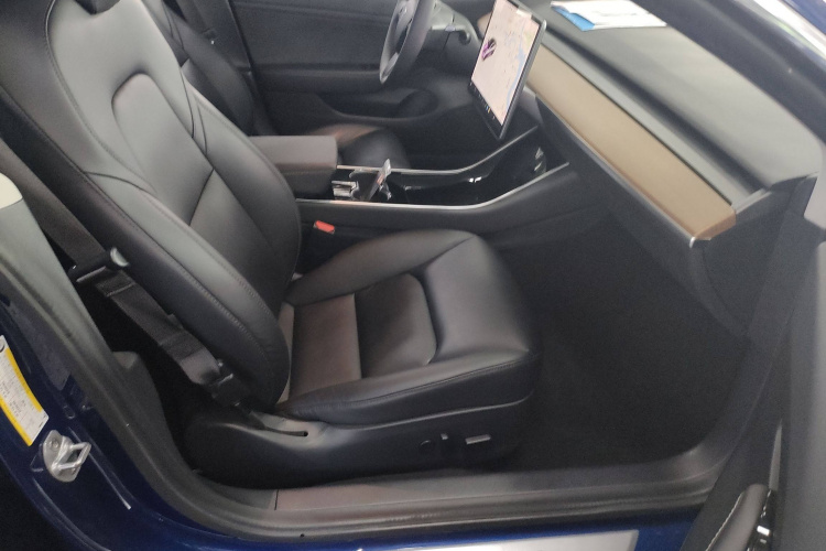 特斯拉 Model 3 2019款 标准续航后驱升级版局部细节41