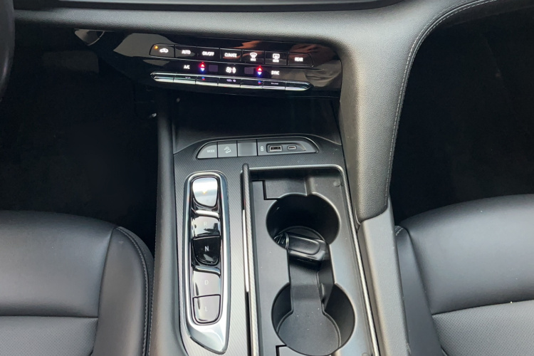 别克 昂科旗 2020款 28T 两驱战旗型局部细节18