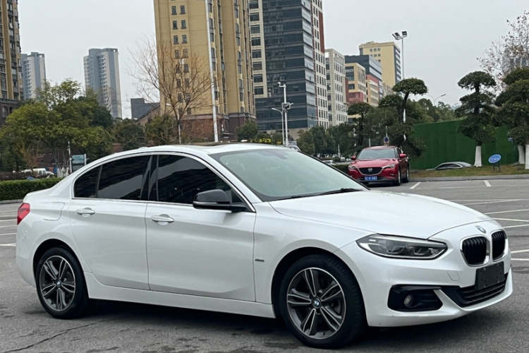 宝马1系 2017款 118i 运动型车身外观6003