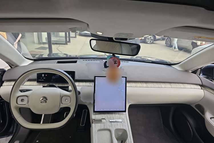 蔚来ET7 2022款 100kWh 首发版中控内饰7002