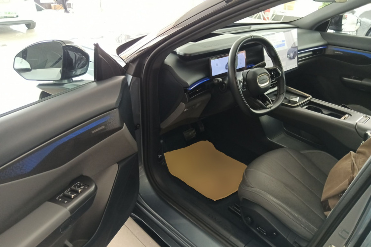 领克07 2024款 EM-P 126长续航 Ultra中控内饰20