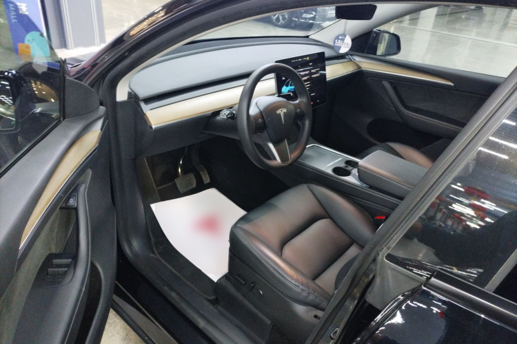 特斯拉 Model Y 2021款 标准续航后驱版中控内饰7003