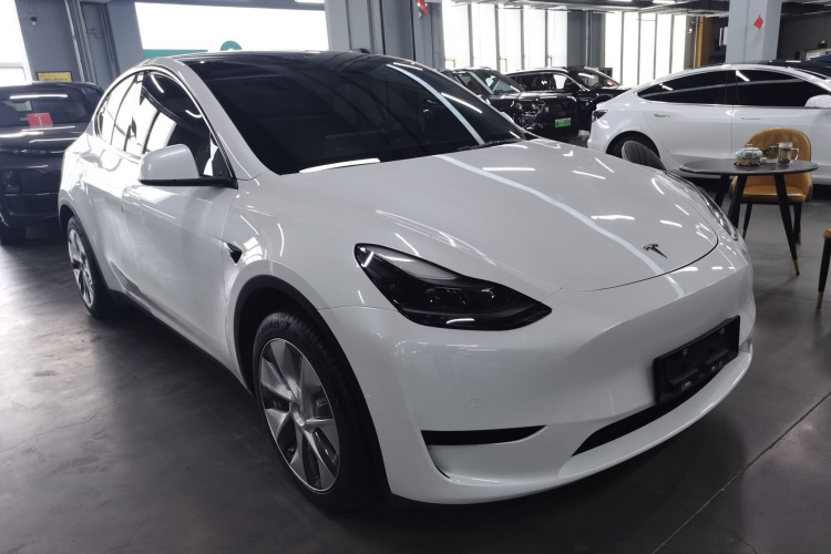 特斯拉 Model Y 2022款 后轮驱动版车身外观3