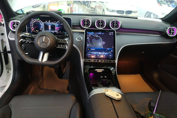 奔驰C级 2023款 C 200 L 运动版中控内饰7002