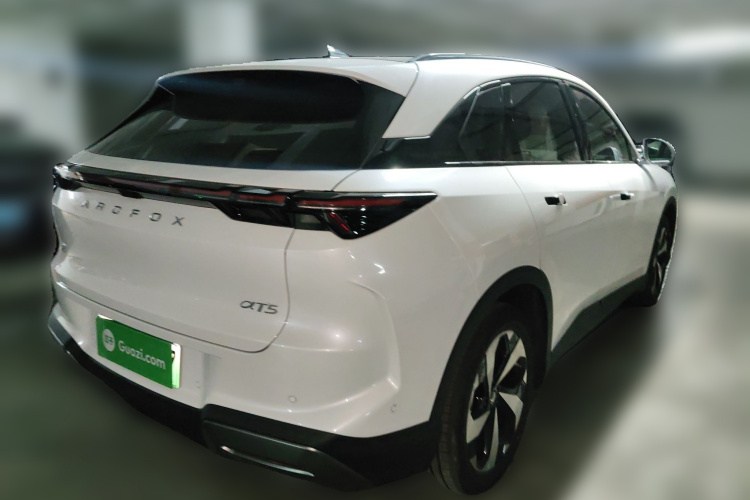 ARCFOX极狐 极狐 阿尔法T5(ARCFOX αT5) 2026款 纯电 660 元境神行版车身外观7