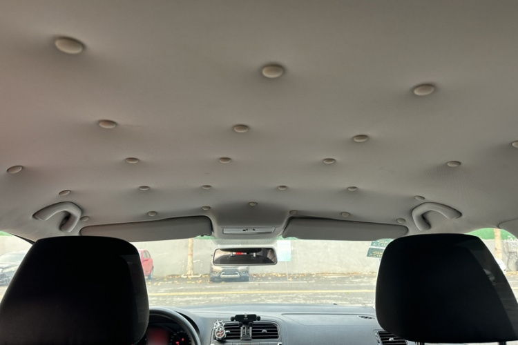 大众 Polo 2011款 1.4L 手动致乐版中控内饰7004