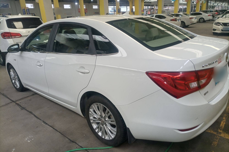 别克 英朗 2015款 15N 自动精英型车身外观6003