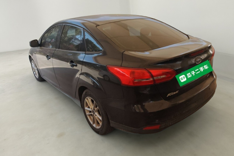 福特 福克斯 2015款 三厢 EcoBoost 125 自动超能风尚型车身外观5