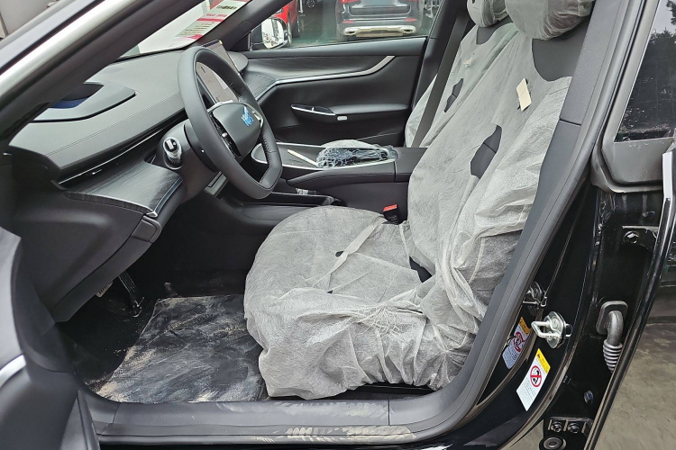 长安启源A07 2025款 蓝鲸增程版 140精英型中控内饰7007