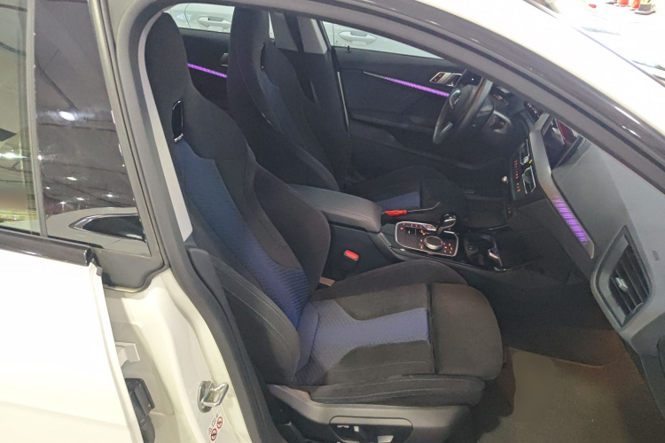 宝马2系(进口) 2021款 225i 四门轿跑车 M运动曜夜套装局部细节41