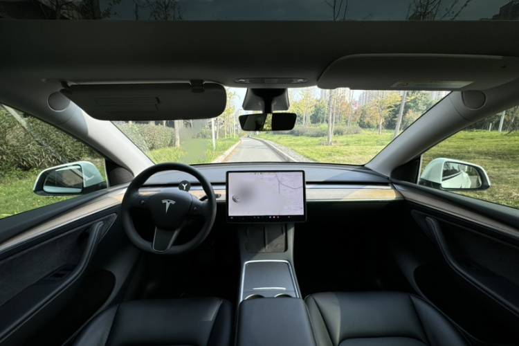 特斯拉 Model Y 2021款 标准续航后驱版中控内饰7001