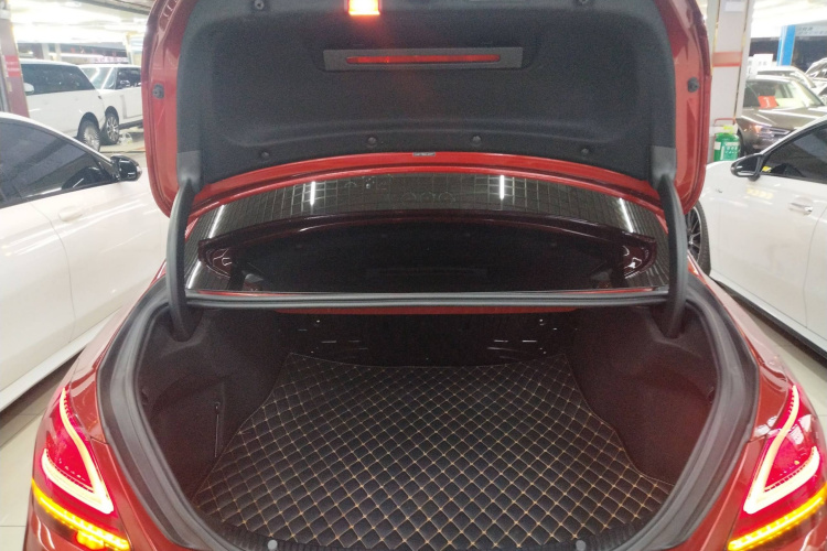 奔驰C级 2019款 C 260 运动版局部细节23