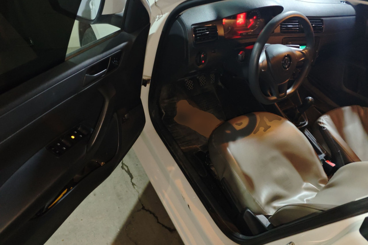 大众 桑塔纳 2021款 1.5L 手动风尚版中控内饰20