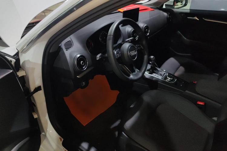 奥迪A3 2019款 Sportback 35 TFSI 进取型 国VI中控内饰20