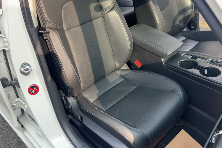 本田 思域 2022款 240TURBO CVT劲控版局部细节41