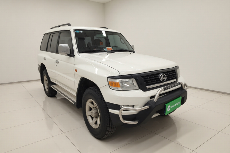 猎豹汽车 猎豹Q6 2015款 2.4L 手动四驱卓越型车身外观3