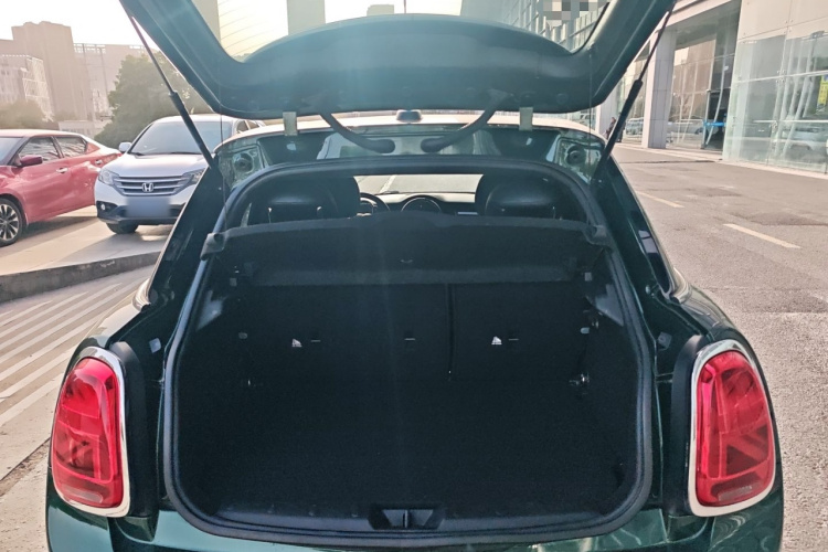 MINI 2018款 1.5T COOPER 经典派 五门版局部细节23