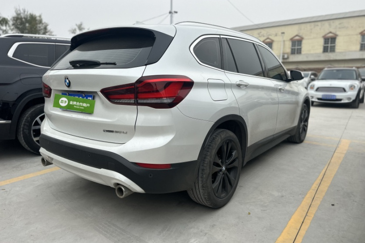 宝马X1 2021款 sDrive20Li 时尚型车身外观6004