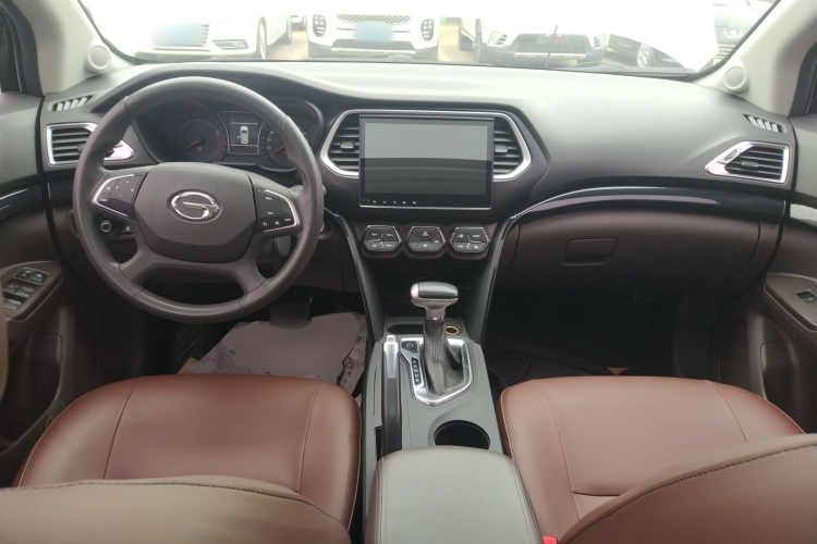 广汽传祺 传祺GS4 2015款 200T G-DCT精英版中控内饰12