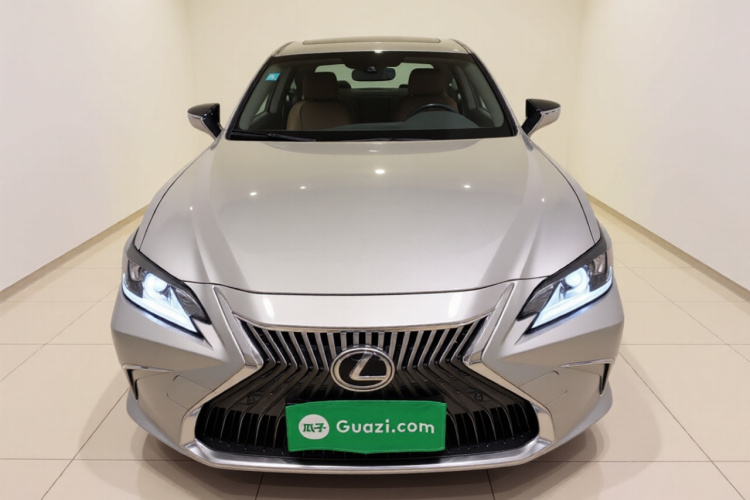 雷克萨斯ES 2018款 200 卓越版 国V车身外观2