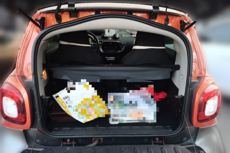 smart fortwo 2015款 1.0L 52千瓦硬顶激情版中控内饰23