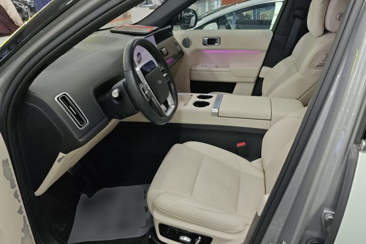 理想汽车 理想L7 2023款 Air中控内饰19