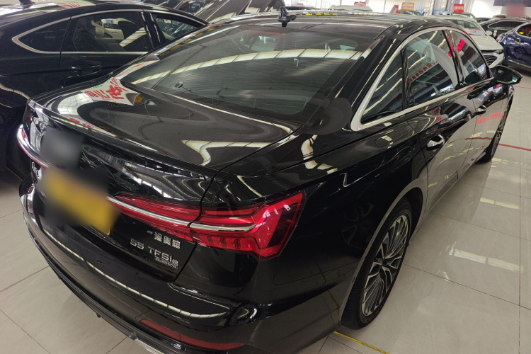 奥迪A6L新能源 2020款 55 TFSI e quattro车身外观7