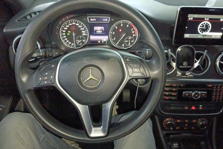 奔驰A级(进口) 2015款 A 180 标准型局部细节13