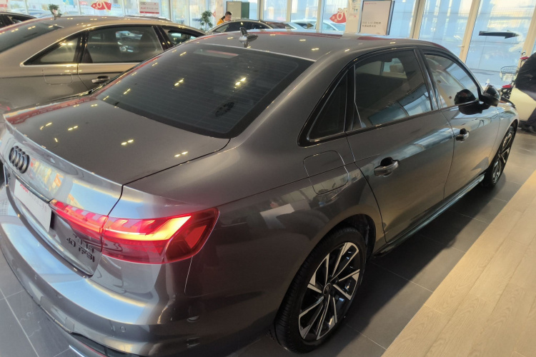 奥迪A4L 2023款 40 TFSI 豪华动感型车身外观6005