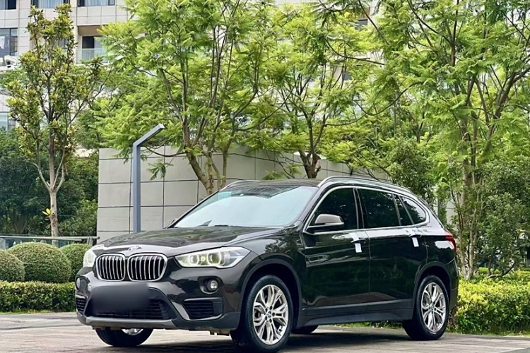 宝马X1 2018款 sDrive20Li 领先型车身外观6003