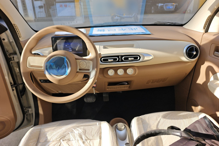 五菱汽车 宏光MINIEV 2025款 四门版 进阶款中控内饰7002