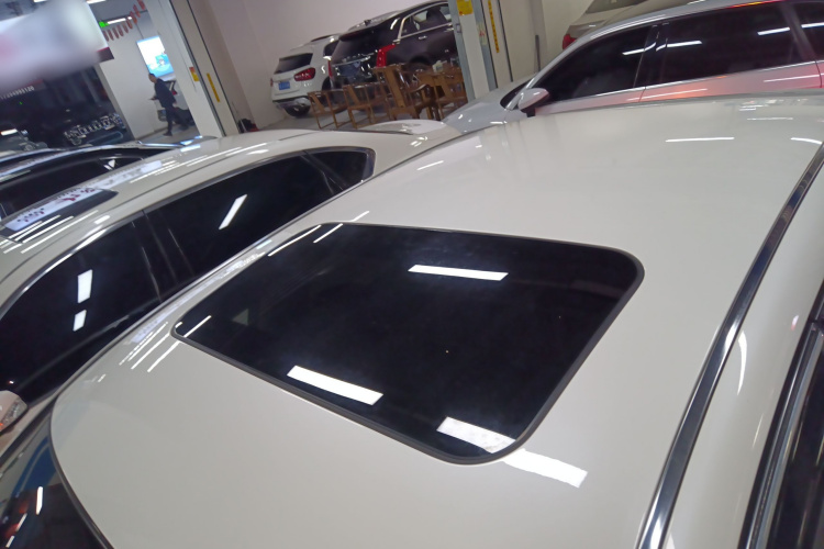 英菲尼迪Q70 2019款 Q70L 2.0T 精英版 PLUS局部细节57