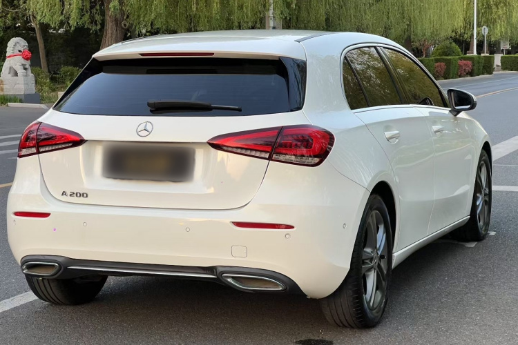 奔驰A级(进口) 2019款 A 200 动感型车身外观6004