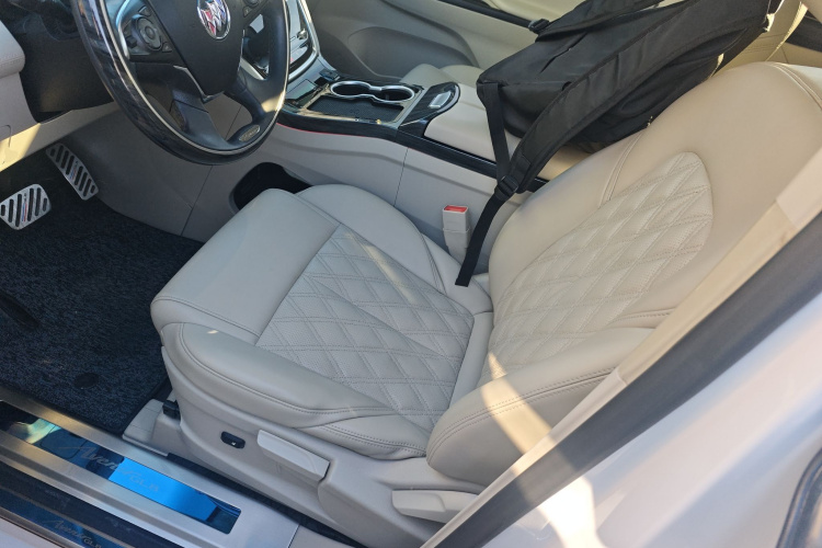 别克GL8 2023款 ES陆尊 舒适型局部细节19