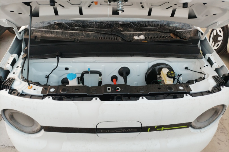 吉利银河 熊猫 2025款 210km 元气熊机舱底盘24