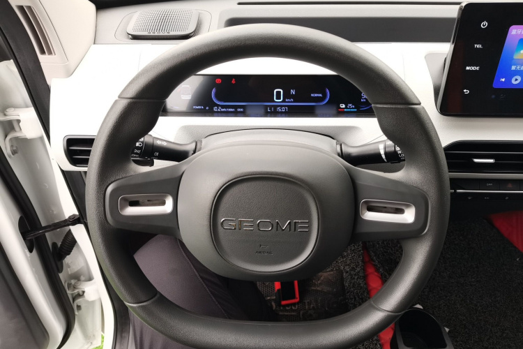 吉利银河 2024款 熊猫mini 200km 耐力熊中控内饰13