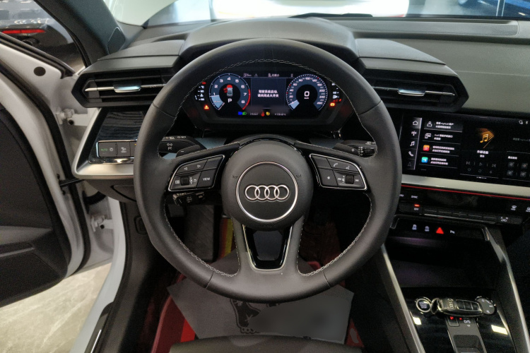 奥迪A3 2024款 A3L Limousine 35 TFSI 时尚运动型中控内饰13