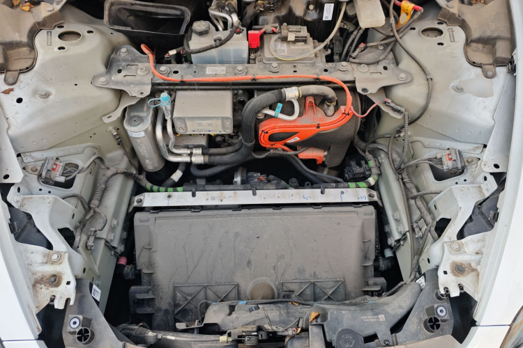 特斯拉 Model 3 2023款 后轮驱动版机舱底盘24