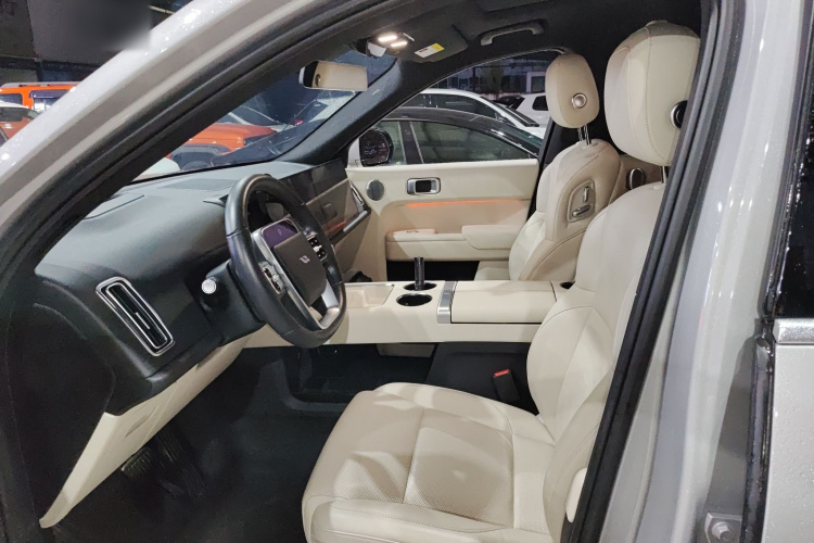 理想汽车 理想L9 2022款 Max中控内饰19