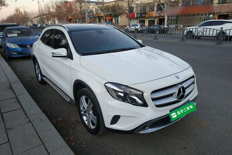 奔驰GLA 2015款 GLA 200 动感型车身外观3