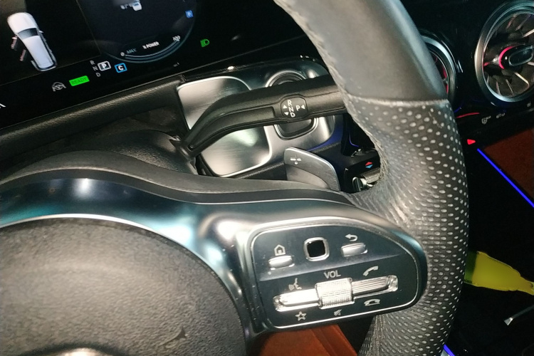 奔驰EQB 2022款 EQB 350 4MATIC 首发特别版局部细节18