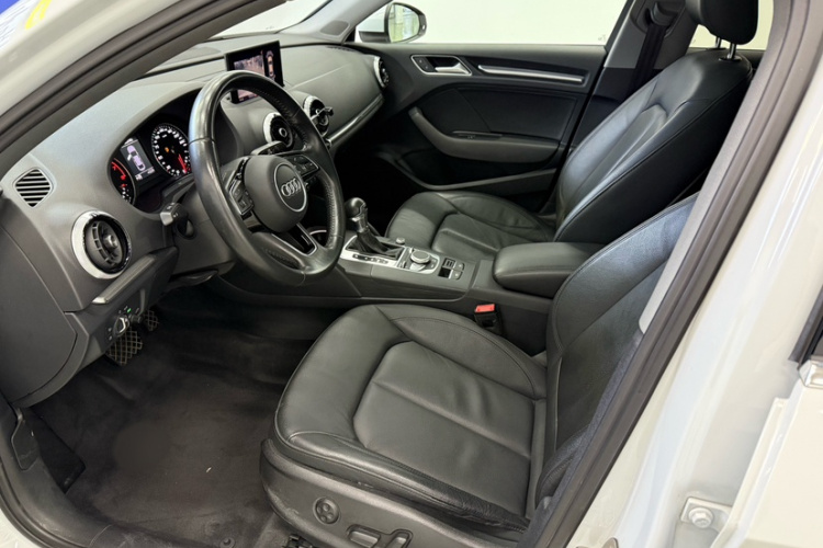 奥迪A3 2019款 Limousine 35 TFSI 风尚型 国VI中控内饰7004